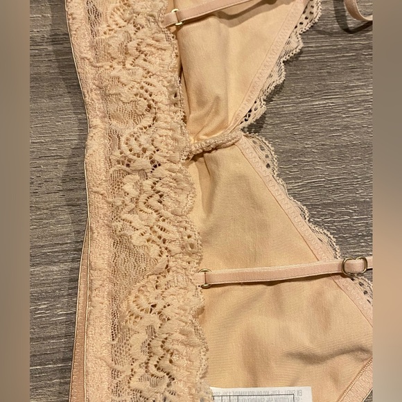 New nude bralette size small - Picture 3 of 4